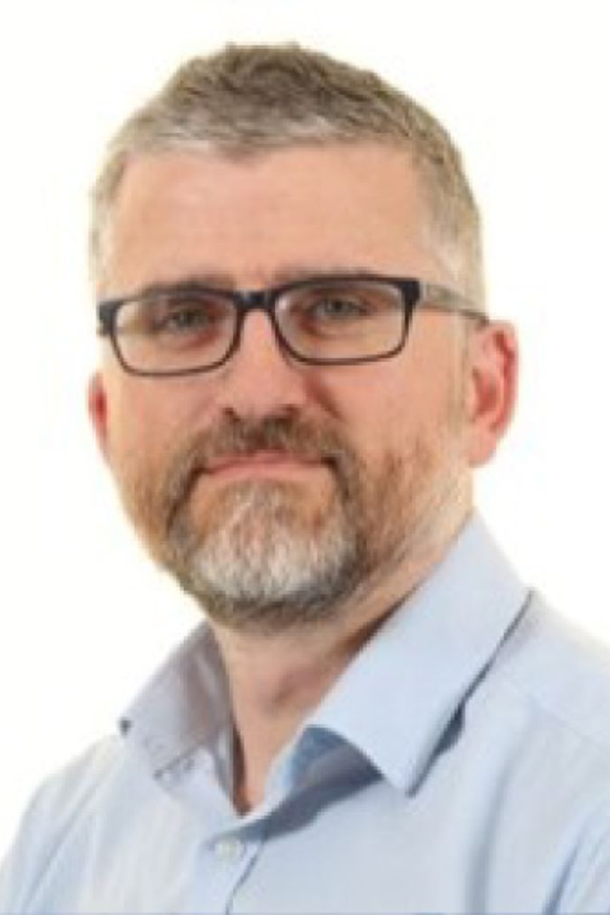 Andrew Palmer s headshot